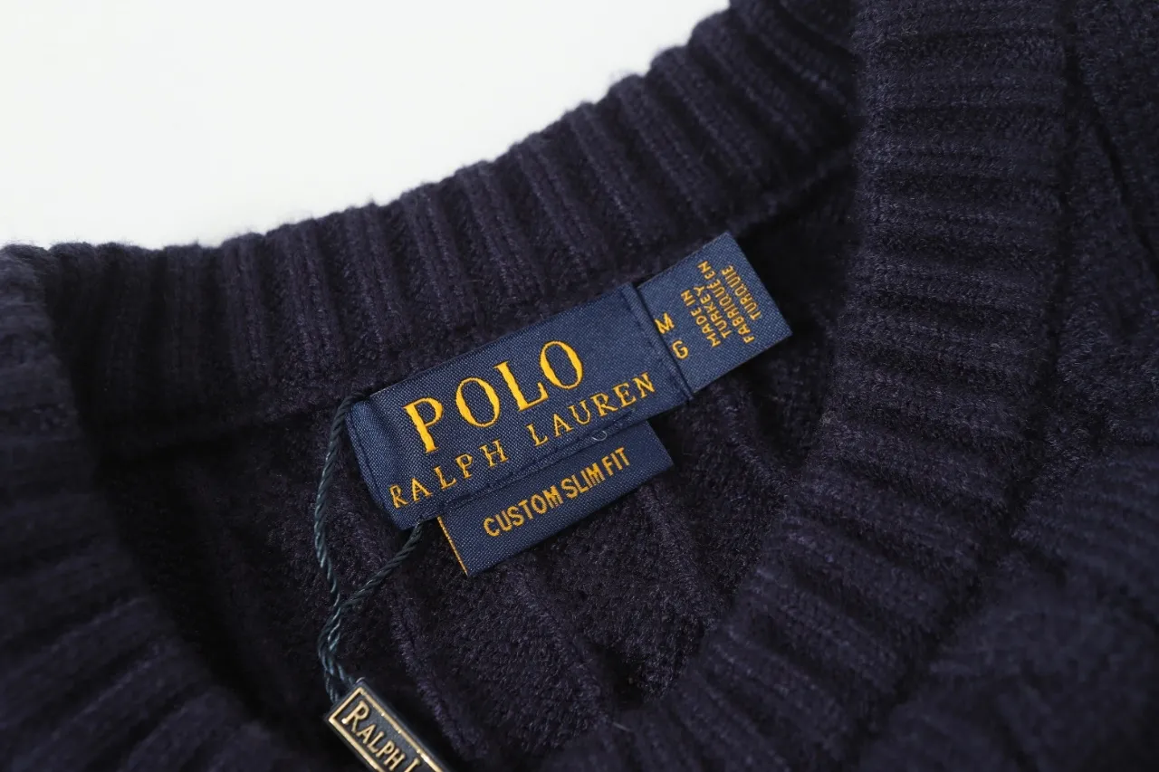 P200 2025 Ralph Lauren #ootddailywear #Autumn and winter sweater #Knitted sweater outfit #ralph lauren sweater #Can be worn by both men and women [Star R] I finally waited until the Ralph men’s twist crew neck sweater is finally here! [Fireworks R][Fireworks R][Fireworks R] The hottest sweater [Celebration R] Limited edition every year. There won’t be many styles in the store! Ralph Lauren men's crew neck sweater [Fire R] has a really nice shape. It can be worn alone or as a jacket. It can be worn as an outer layer [Rose R] or worn with a shirt inside ~ 100% cotton #Practical wear,, style number, 8024.. Color, original white, navy blue, khaki, gray, size S to XL to celebrate